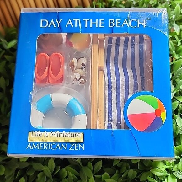 Day At The Beach Desk Top Miniature - Picture 1 of 9